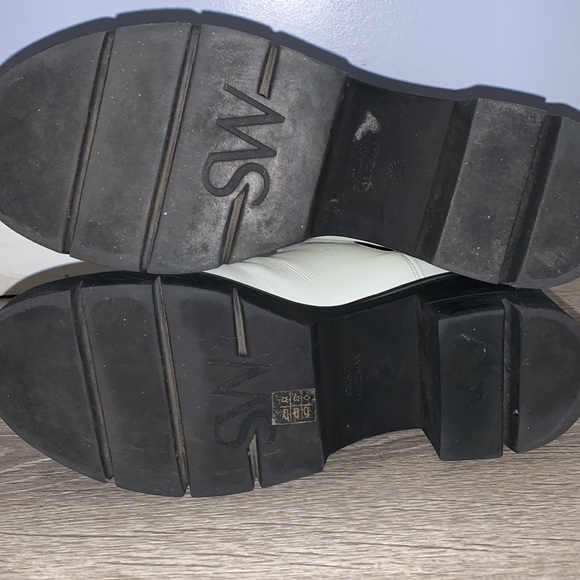 COPY - Stuart Weitzman Norah Chelsea Bootie - Picture 9 of 9